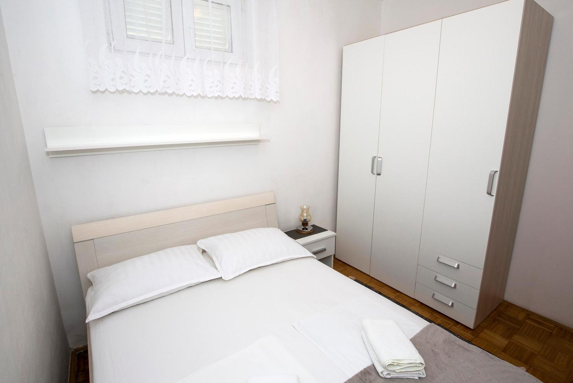 Apartman Roza Omiš Buitenkant foto