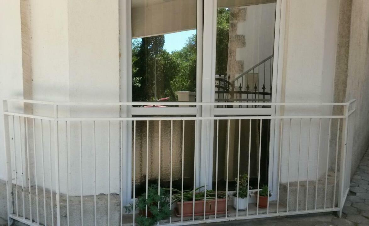 Apartman Roza Omiš Buitenkant foto